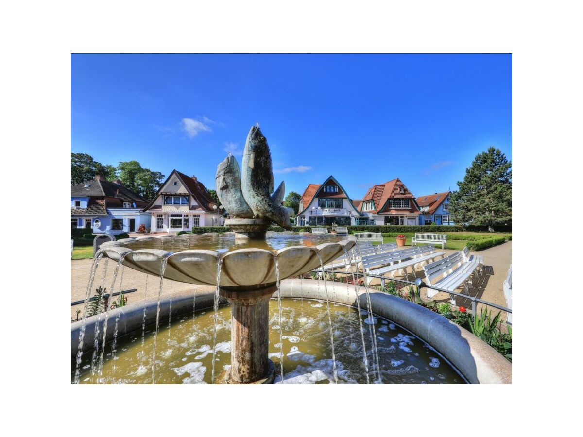 Ostseebad Boltenhagen - Blick auf den Brunnen im Kurpark