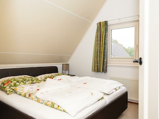 Das Elternschlafzimmer mit der zu mietenden Bettwäsche