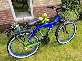 Eines von zwei Kinderrädern (20" und 24")