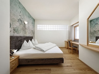 2. Schlafzimmer "Paradies Gart"