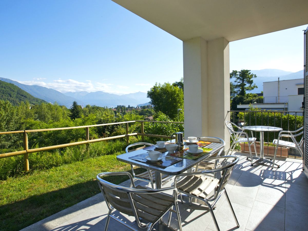 Ca. 12 m² große überdachte Terrasse