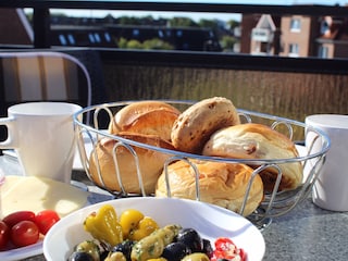 Frühstück auf dem Balkon