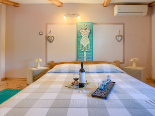 Villa Michelle with pool in Šišan - wiibuk.com