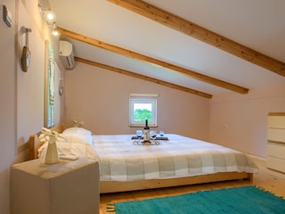 Villa Michelle with pool in Šišan - wiibuk.com