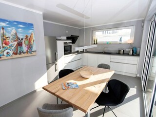 Küchen- und Essbereich