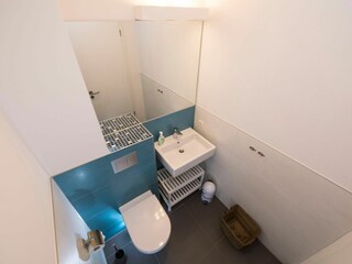Kleines Badezimmer mit WC