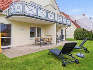 Terrasse mit Sonnenliegen