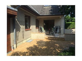 Terasse/Gasgrill/ Zugang zu 10 ar Garten mit Teich