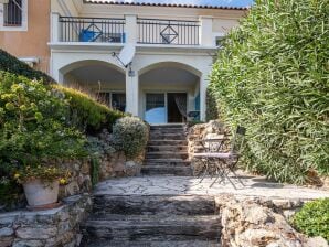 Holiday house Modern Holiday Home in Saint-Raphaël with Private Pool - Saint-Raphael - image1