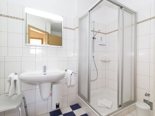 Bad mit Dusche