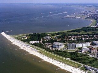 Döser Sandstrand mit Kurpark-Residenz