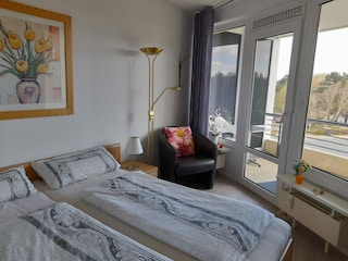 Schlafzimmer mit Verdunkelungsgardinen