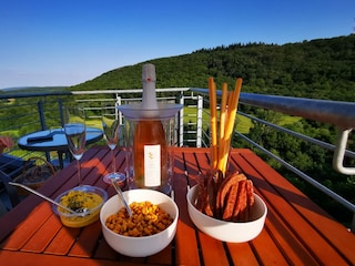 Aperitif auf der Terrasse...