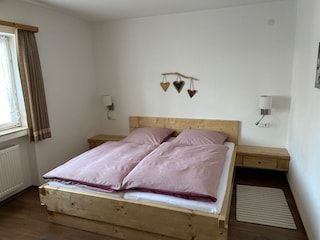 Schlafzimmer 1