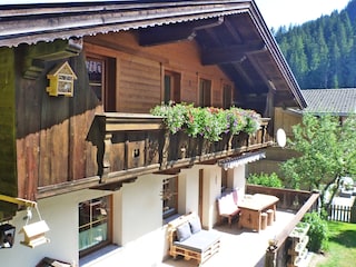 Sonnige Südostterrasse und Balkon