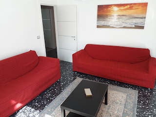 wohnzimmWohnzimmer mit Sat-TVer