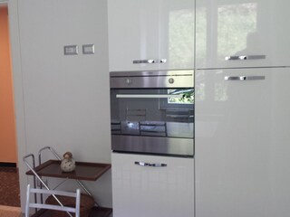 Küche / Säule Ofen und Kühlschrank