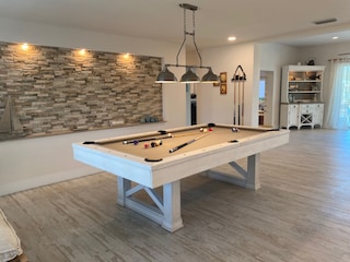 Pool table