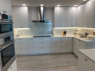 White wooden kitchen