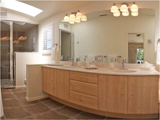 Master bath room