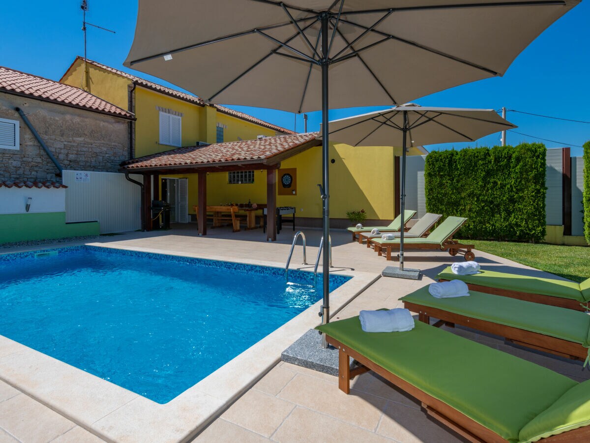 Villa Dajana, privater Garten und Pool