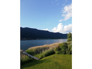 Blick vom Balkon auf den See