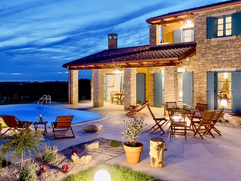 Charming Villa with pool and jacuzzi Umag