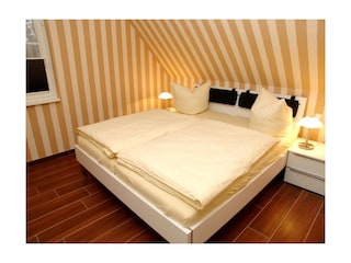 Schlafzimmer  2