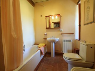Villa Fratta Todina Características 16