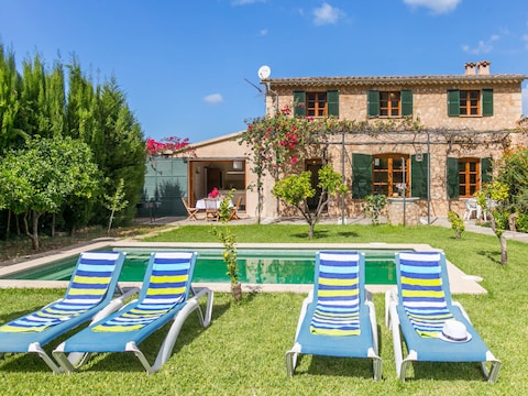 Schöne mallorquinische Villa mit Pool in Soller