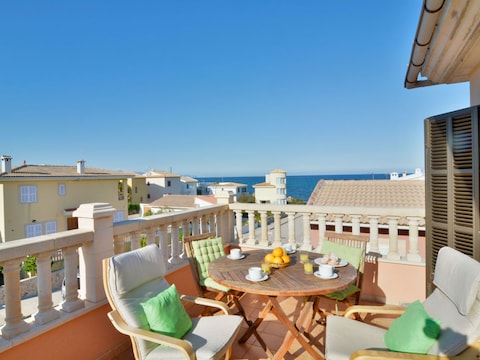 Ferienwohnung Son Serra Beach Apartment mit Meerblick und Terrasse