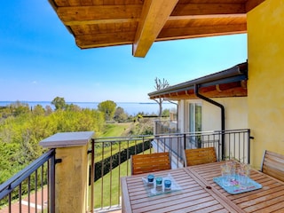 Balkon mit Seeblick