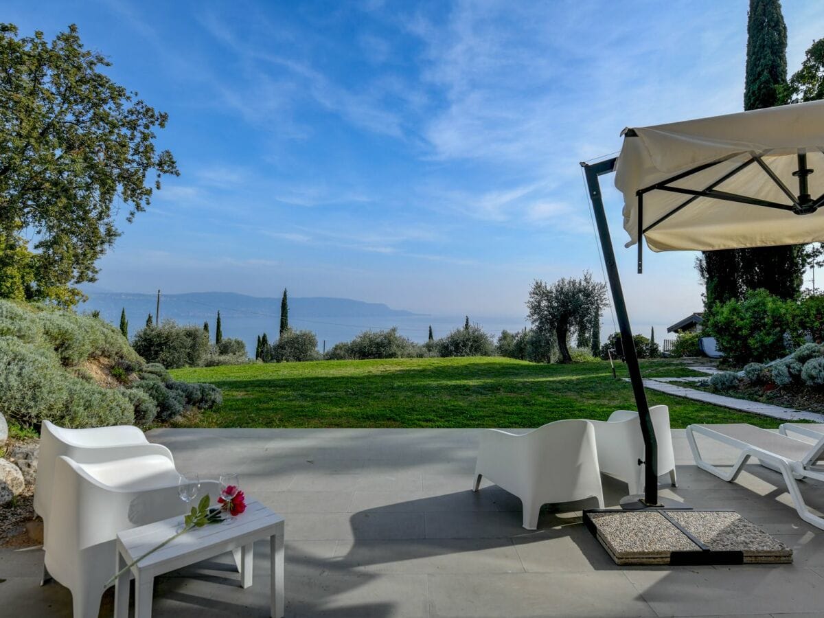 Terrasse mit Seeblick