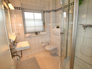 Badezimmer im Erdgeschoss