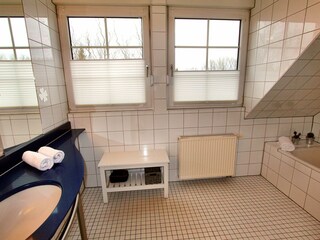 Badezimmer im Obergeschoss