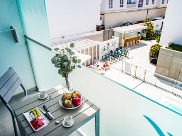 Holiday apartment BristolSunsetBeach -Poolblick Apartment