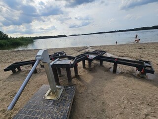 Strand Nulde Mit Wasser spielen