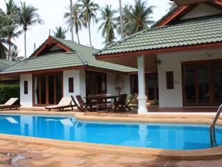 Grandvilla mit 4 Schlafzimmer grosses Pool