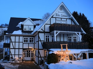 Außenansicht Alte Schüre im Winter