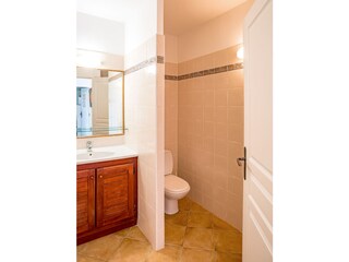 Shower room with WC
