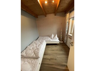 Schlafzimmer 4