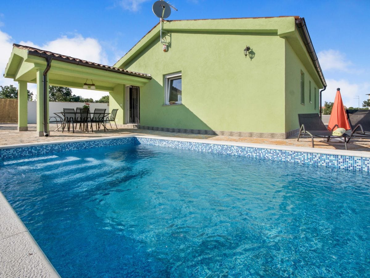 Villa Nora und pool