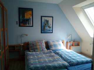 Schlafzimmer 1