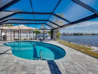Pool mit Blick auf die 8Lakes in Südlage