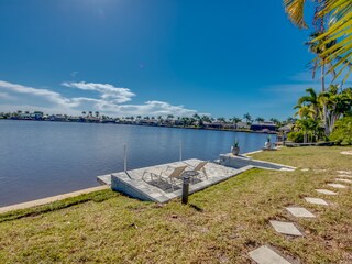 Dock/Garten mit Blick auf die 8Lakes in Südlage