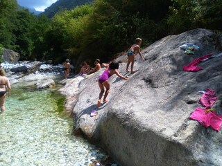 Bagno nel fiume Frigido