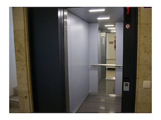 Großer, neuer Fahrstuhl im Haus