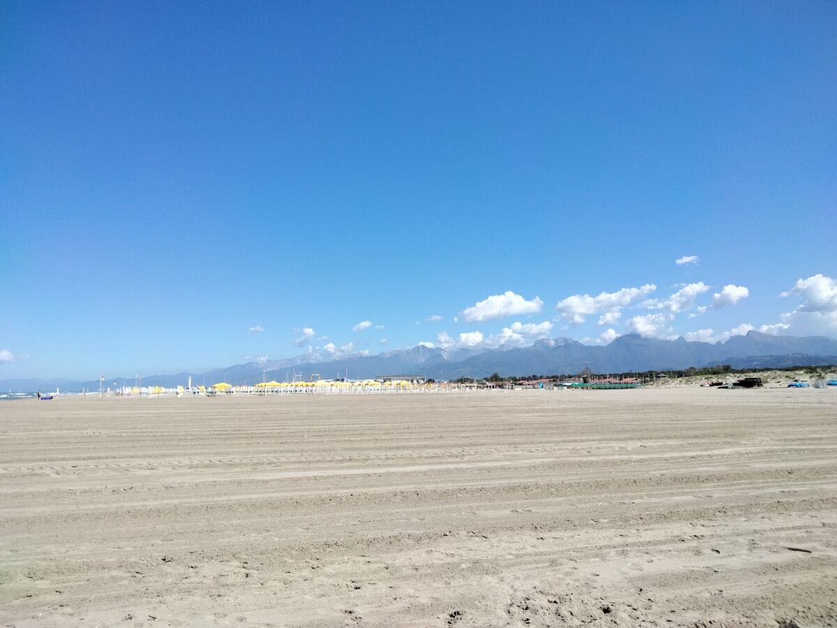 Viareggio Strand in Fruhjahr