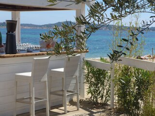 Strandbar am 2km entfernten Sandstrand