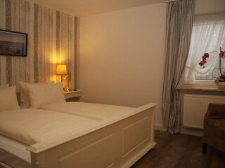 1. Schlafzimmer Doppelbett 1,80mx2,00m